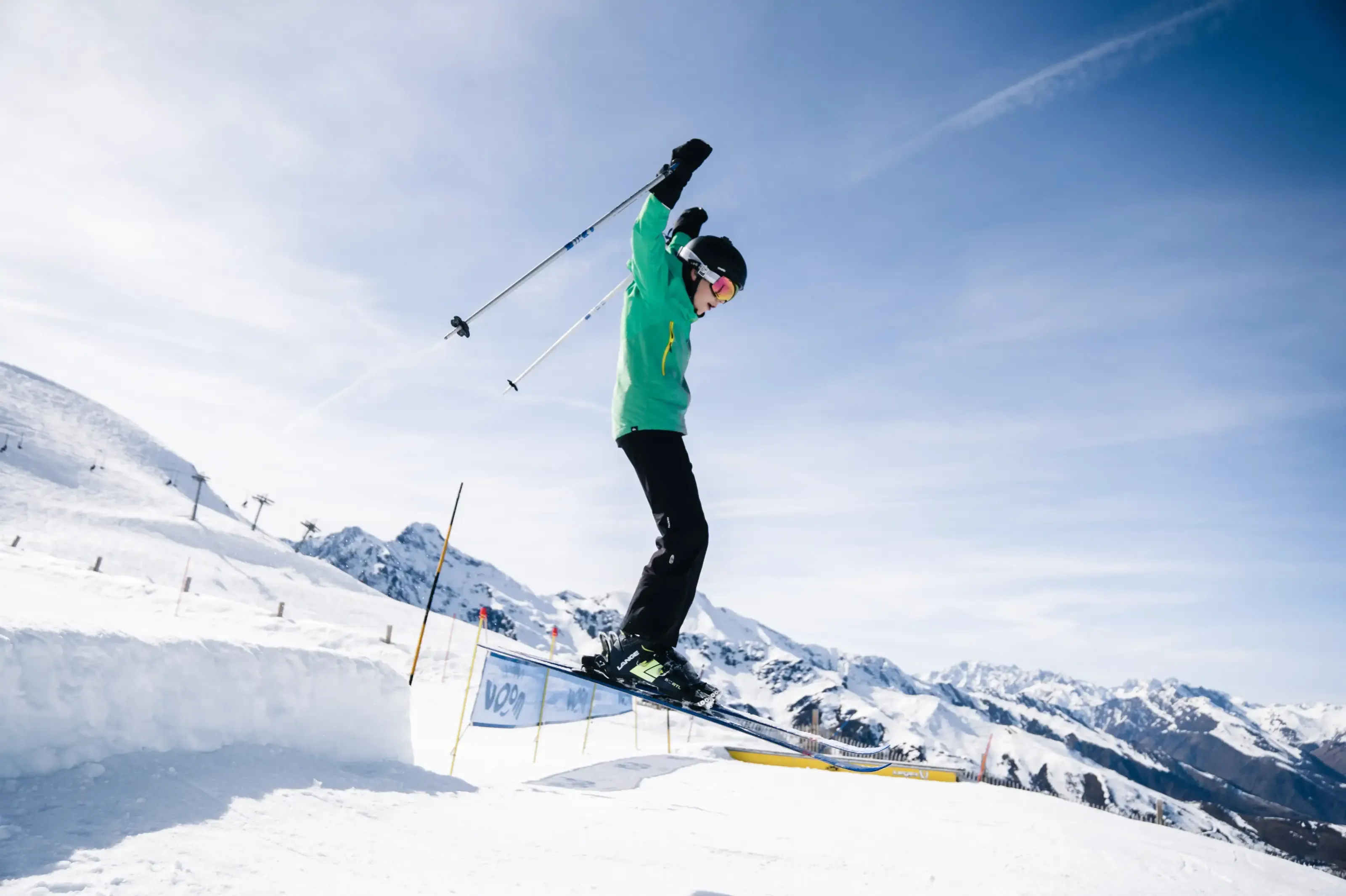 Un enfant au snowpark familial de Peyragudes.