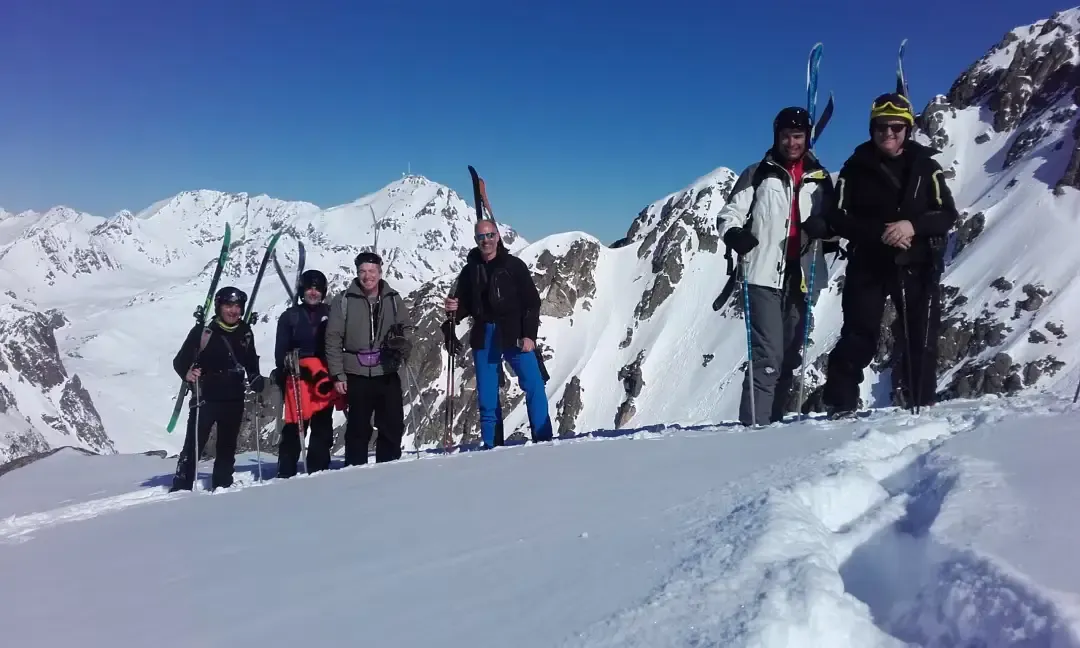 Ski de randonnée à Barèges, près du Pic du Midi.avif