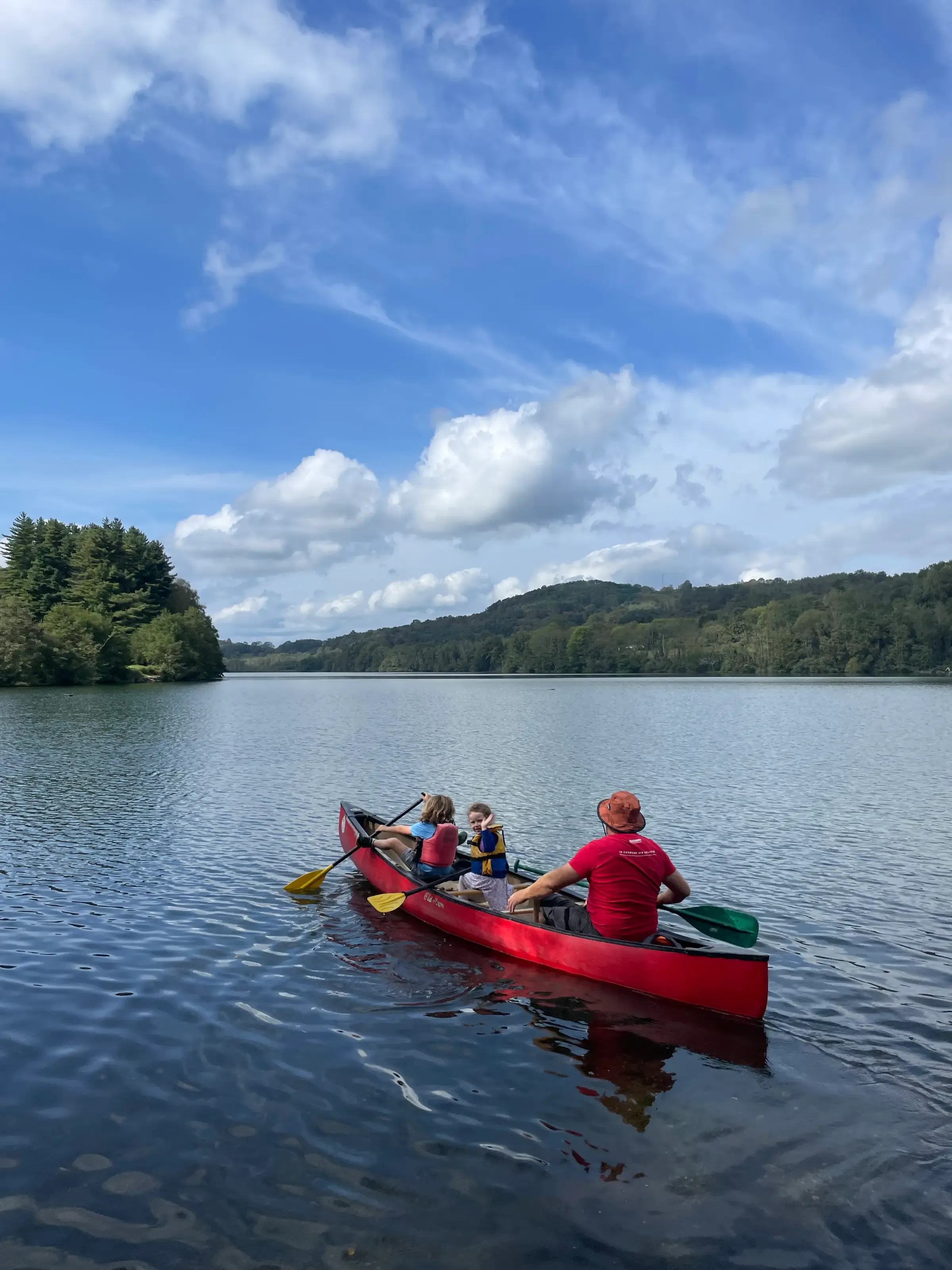 Canoe en famille sur le lac de Lourdes