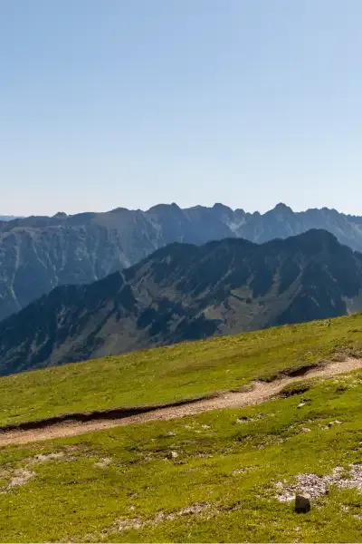 sentier randonnee cirque du lys