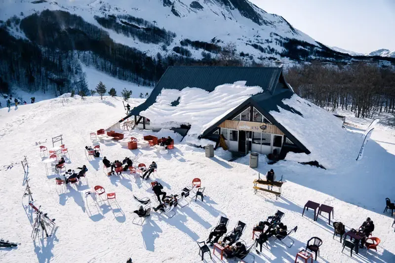 bar station de ski neige