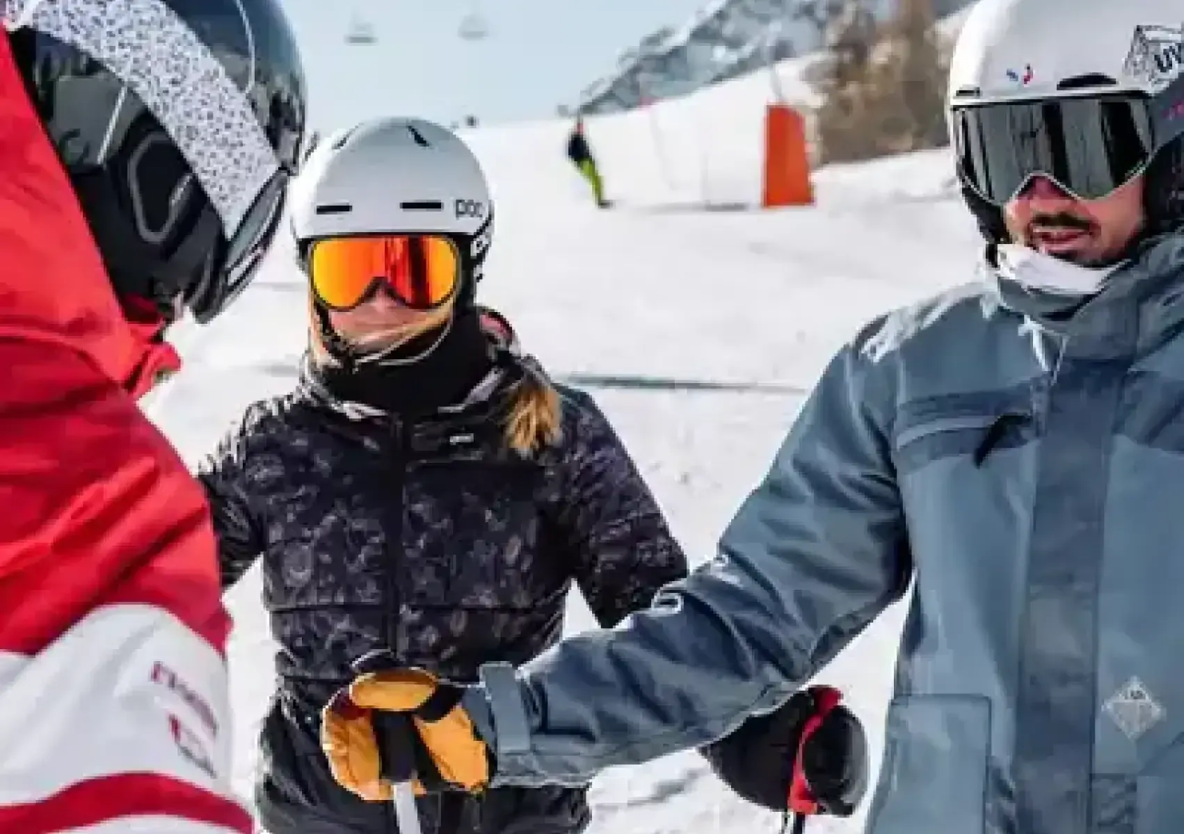 cours de ski collectif dans les pyrenees
