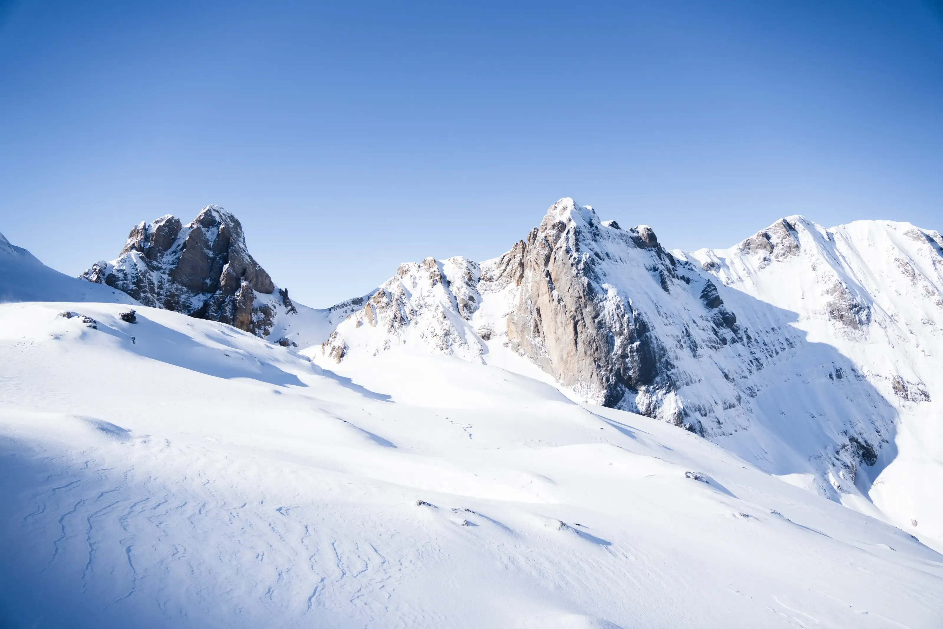 domaine skiable de gourette sous la neige