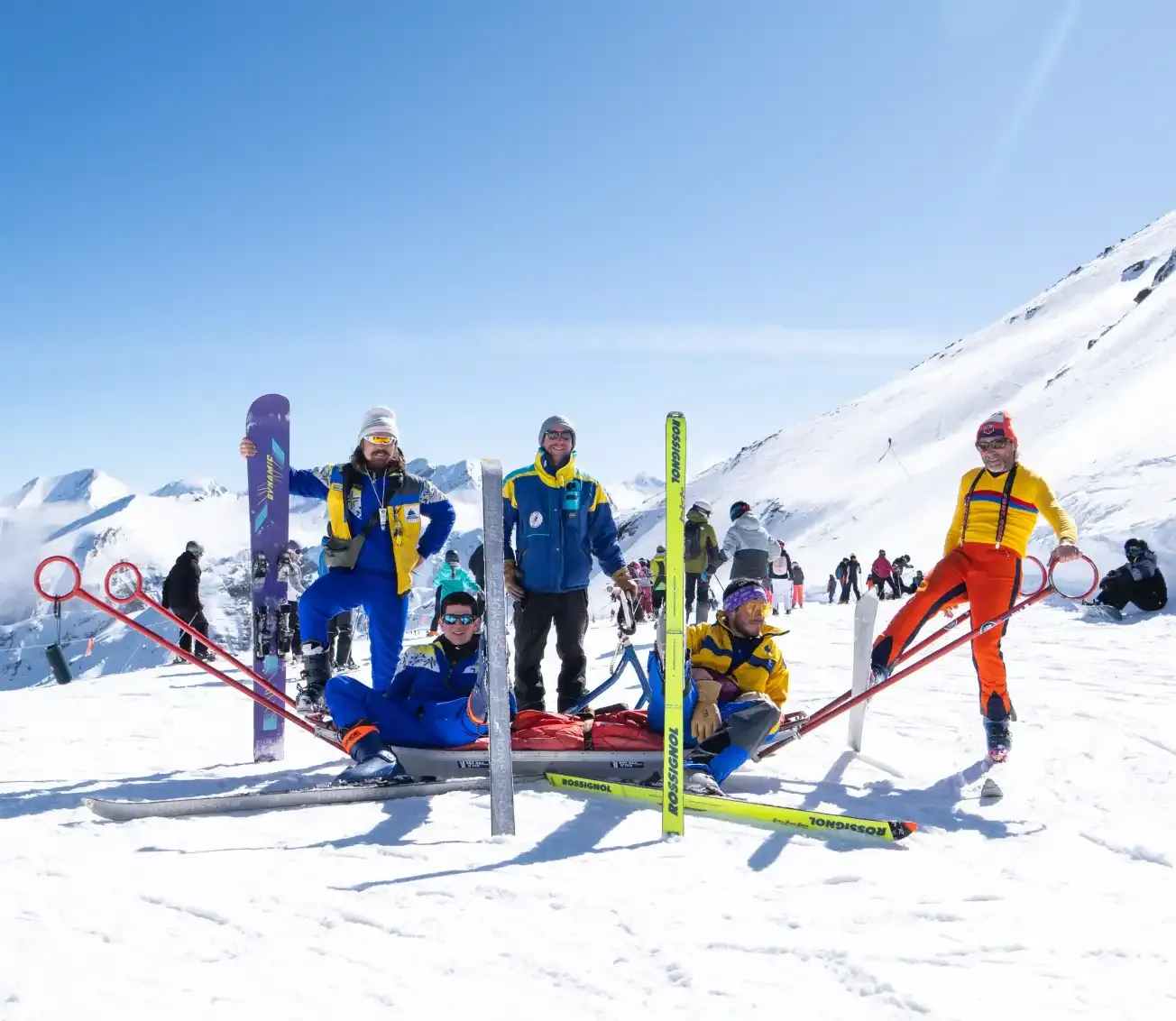retro-piau-groupe-skieur-annees-80