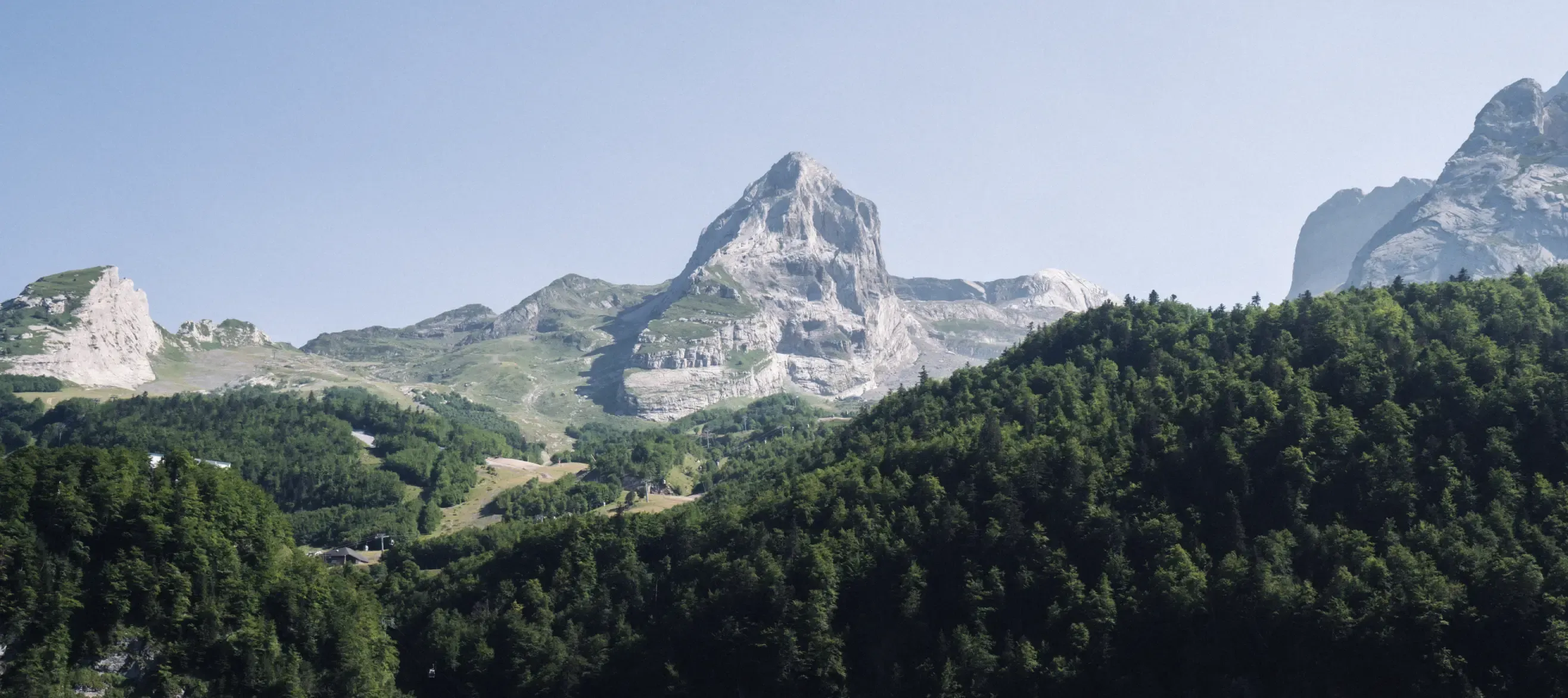 Vue du Col d'Aubisque en été