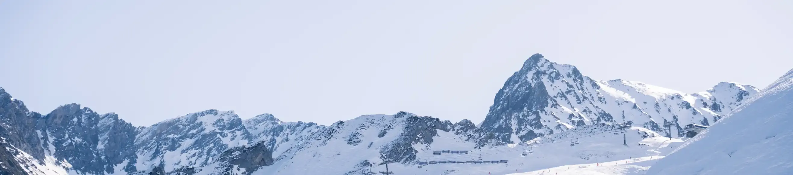 Gourette en hiver sous la neige
