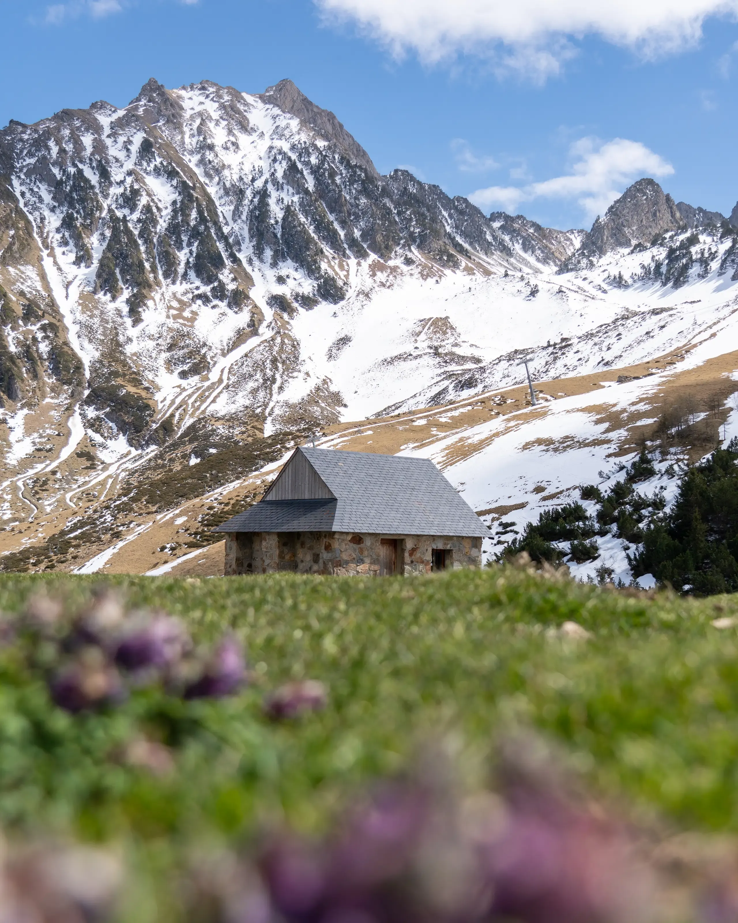 Village de la Mongie au printemps