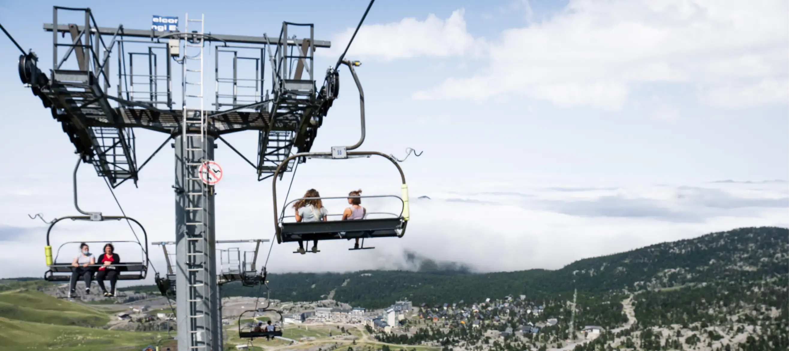 Balade télésiège en été sur les pistes de La Pierre Saint Martin 