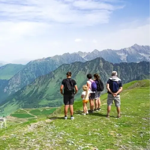 famille au cirque du lys en ete