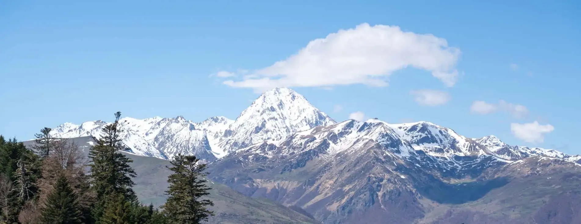 montagne enneigée dans les Pyrénées