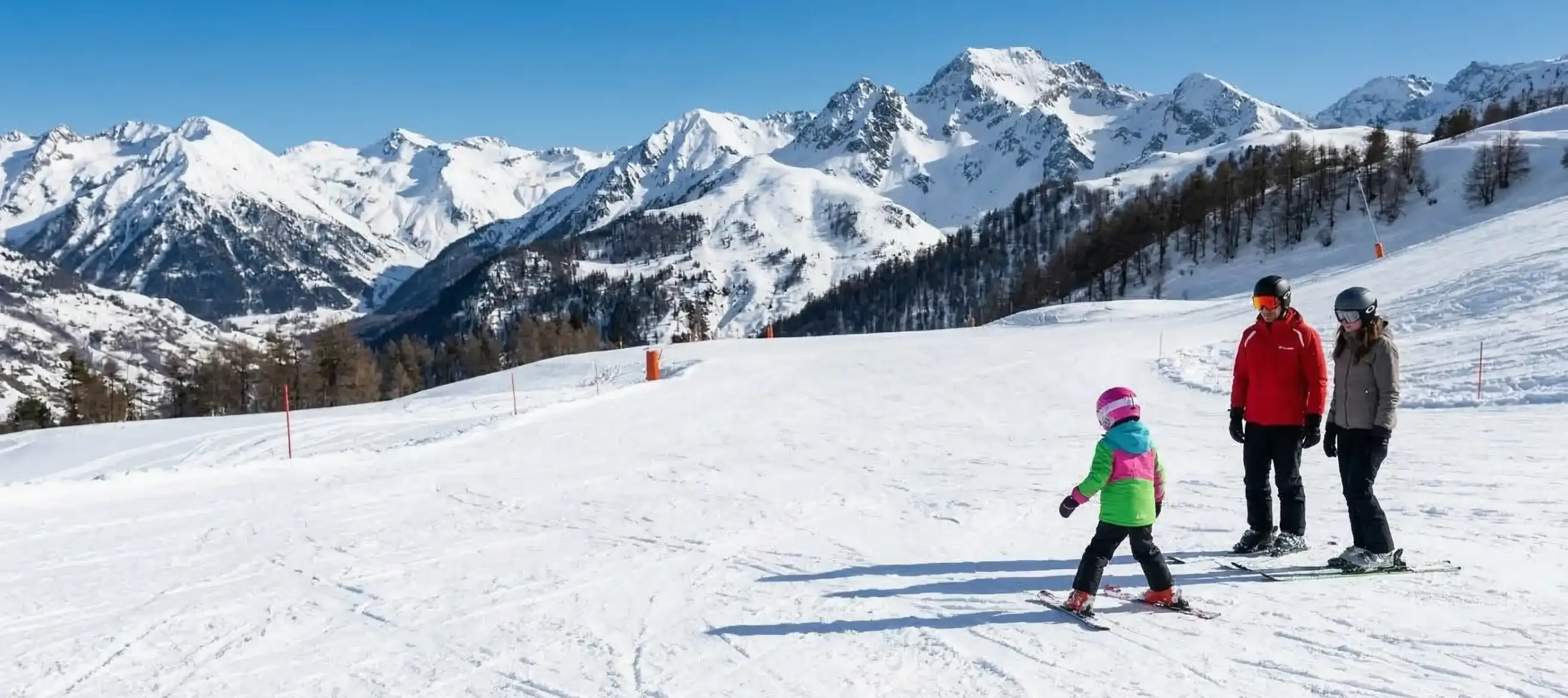 skieur bebe apprends le ski dans les pyrenees