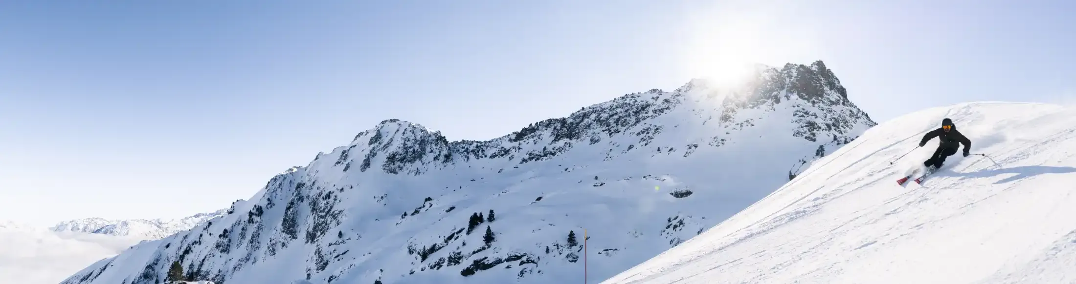 Skieur Luz Ardiden, station du pays Toy dans les Pyrenees