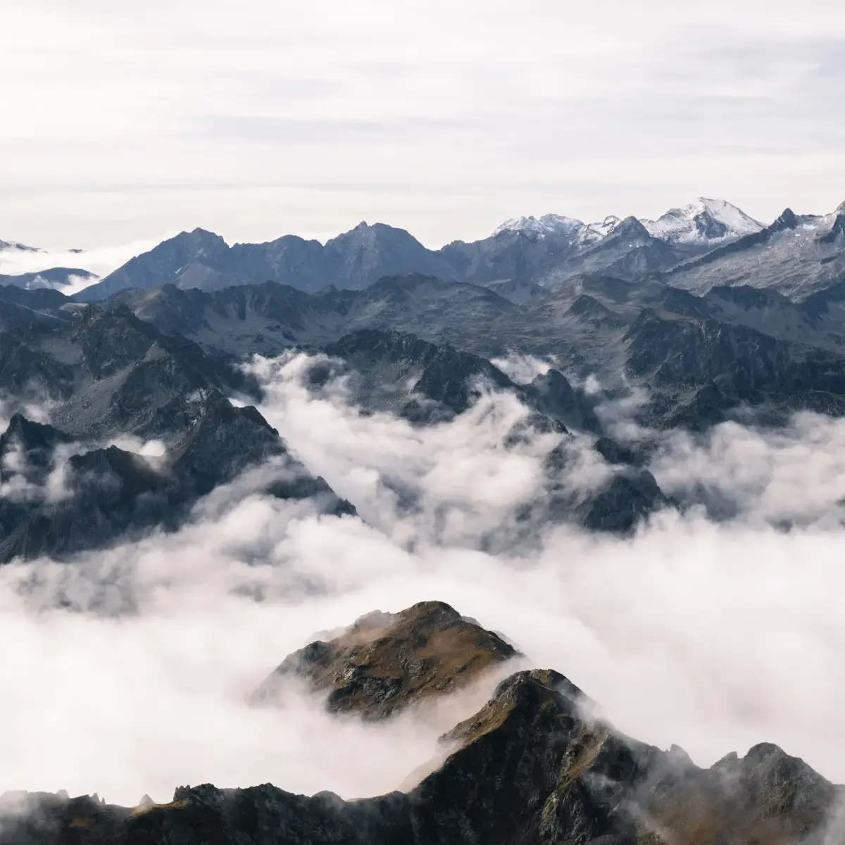 Vue des sommets via le Pic du Midi