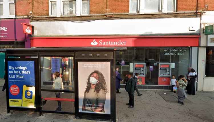 Santander, Tooting High Street