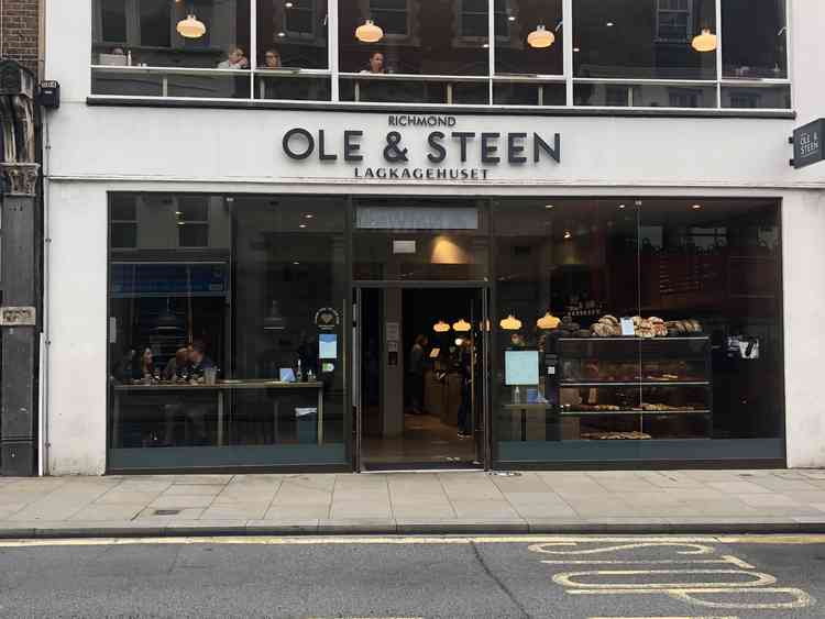 Ole & Steen coffee shop in George St