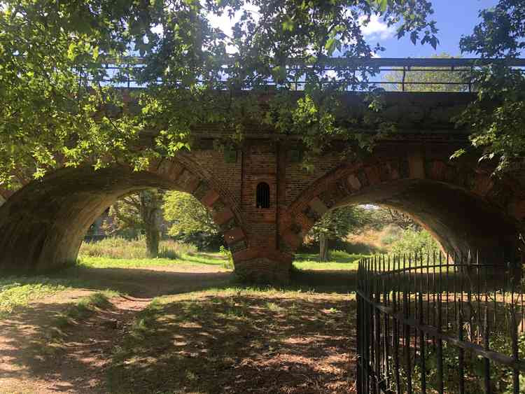 Entrance to the park from Richmond Riverside