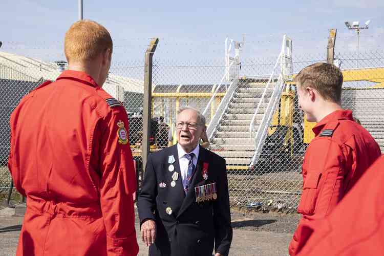 Twinkle in his eye - a veteran meets serving members of the RAF