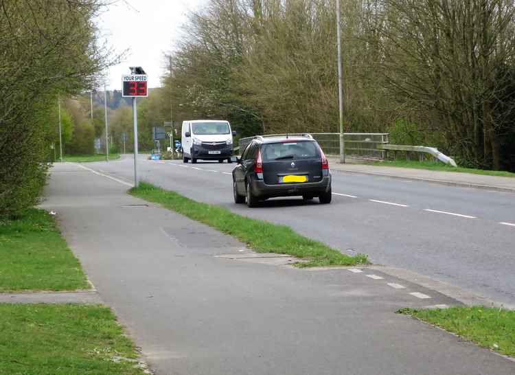 Speed indicator device at Alington Avenue