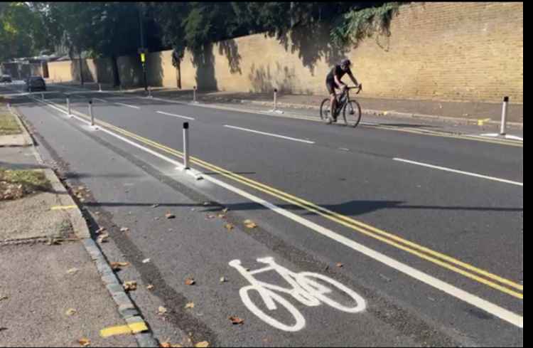 The new cycle lane on Kew Road