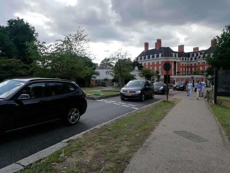 Drivers heading in from Richmond Gate