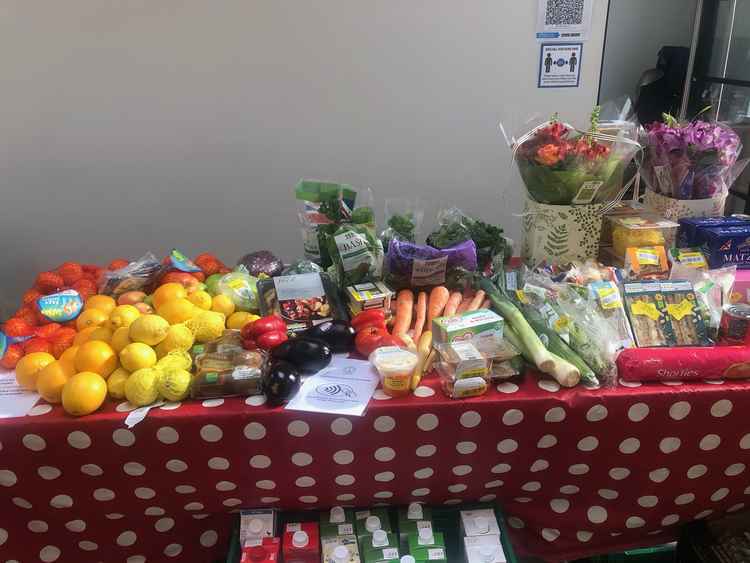 Customers are encouraged to take home surplus food