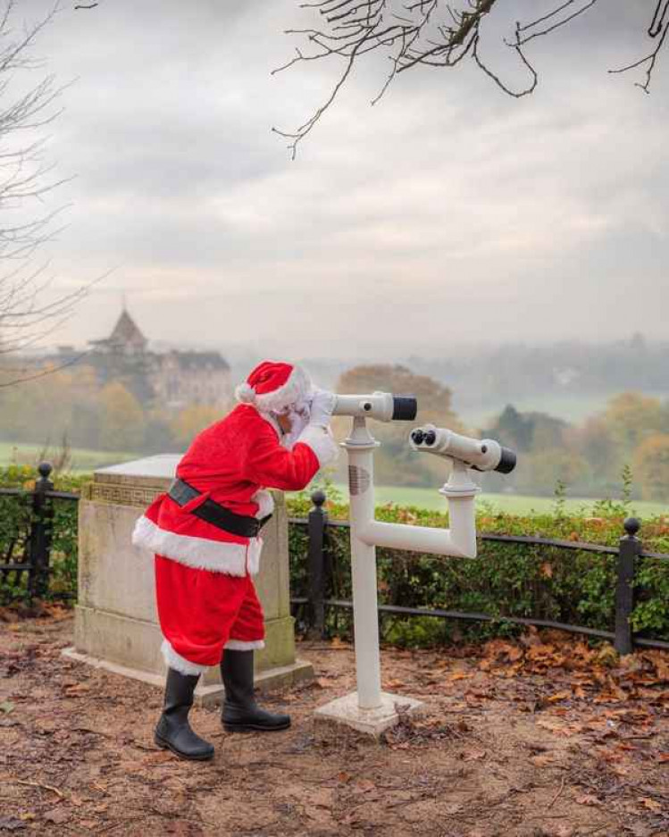 Santa Claus atop Richmond Hill. Photos from @santaclauslondon on Instagram