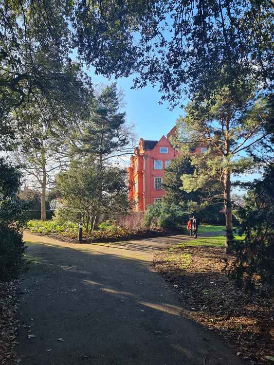 Kew Palace. Click right to see more pics