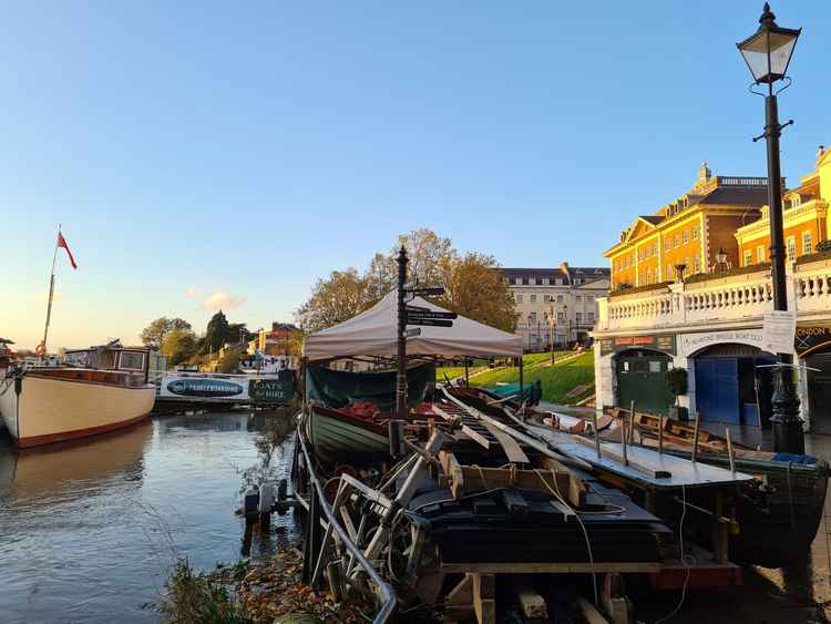 High tide on Richmond Riverside