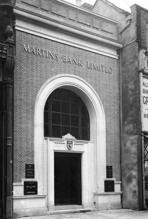 How the bank looked in the 1940s! © Barclays, courtesy of Martins Bank Archive – www.martinsbank.co.uk