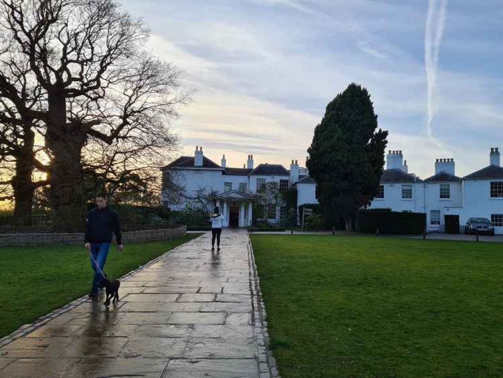 Entrance to Pembroke Lodge