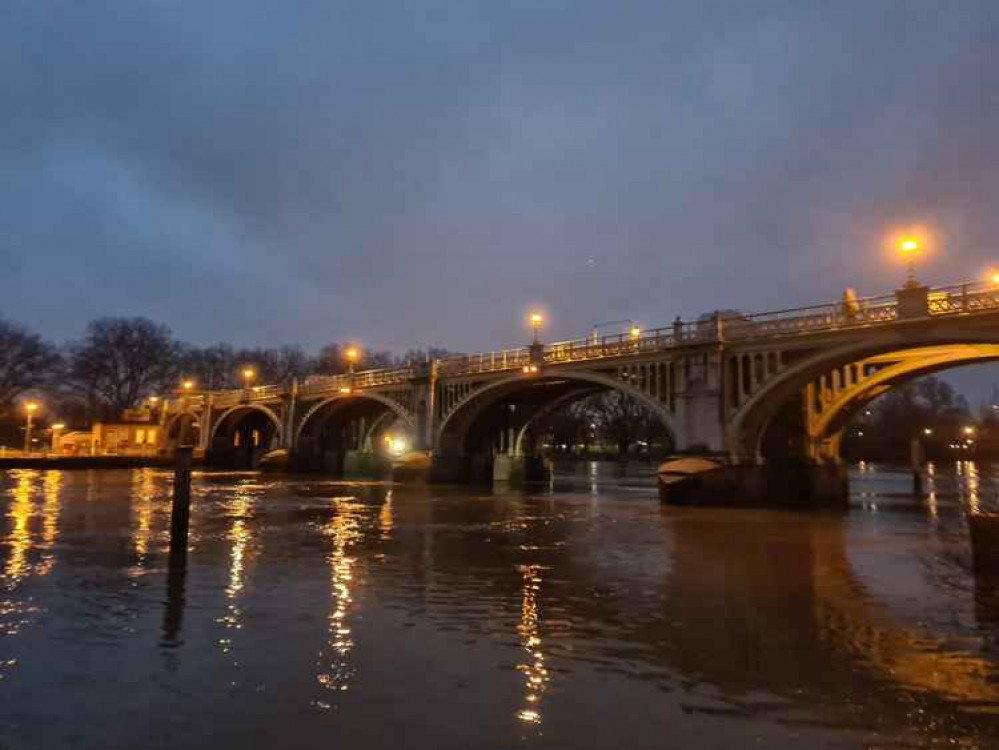 An illuminated Richmond Lock and Footbridge