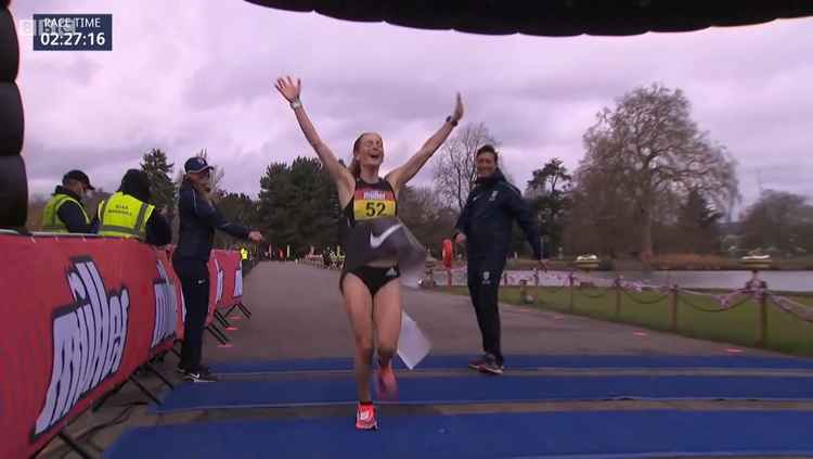 Steph Davis wins the women's race