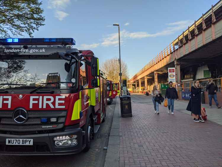 Fire at Clapham Junction today (Image: Ellie Brown)