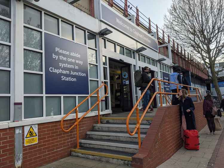 Fire at Clapham Junction today (Image: Ellie Brown)