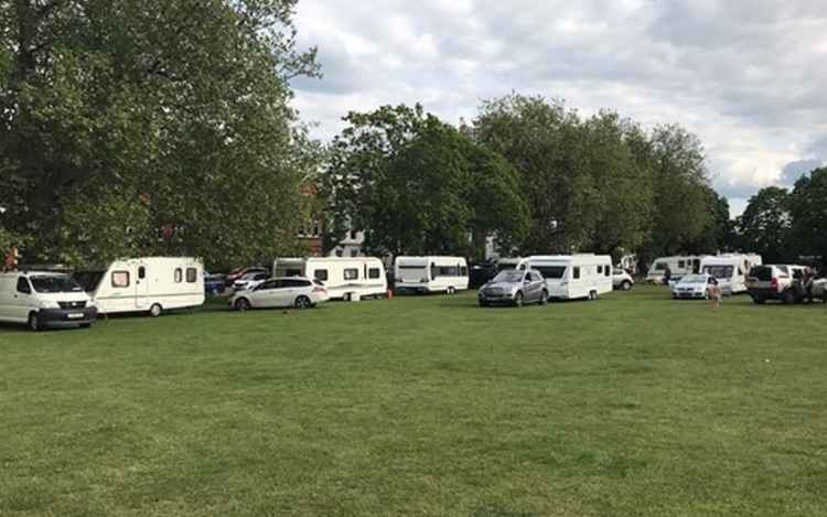 The group of Travellers arrived at Kew Green last week