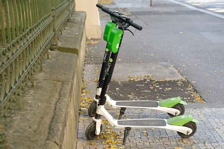 London's e-scooter trial scheme launches today (Image: vjkombajn)