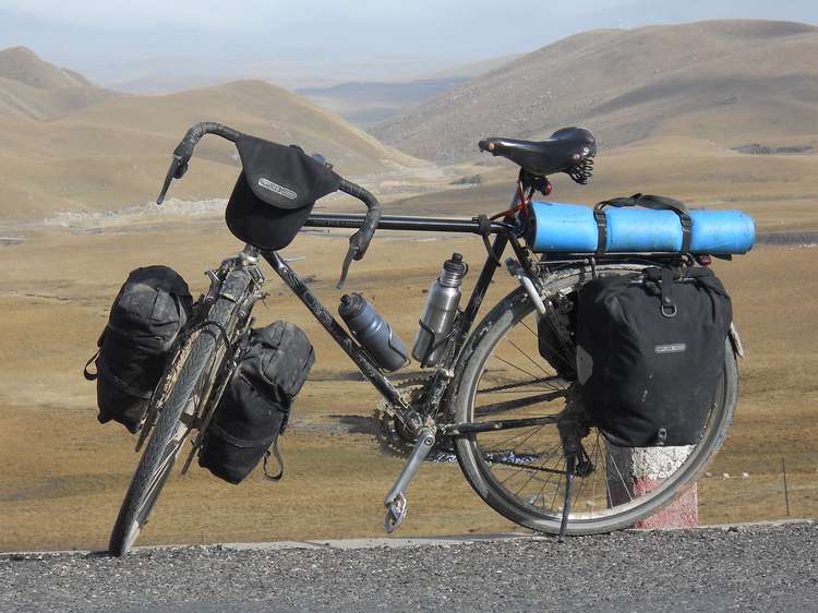 How do you carry your stuff while cycling? (Image: Keithonearth)