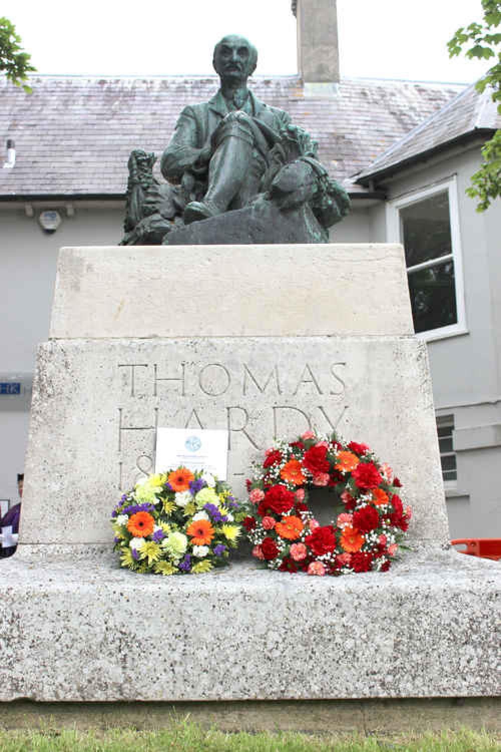 The Thomas Hardy statue with wreaths