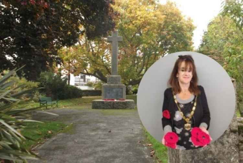 Dawlish war memorial, and the town's mayor Alison Foden with knitted poppies. Picture: Dawlish Nub News/Dawlish Town Council