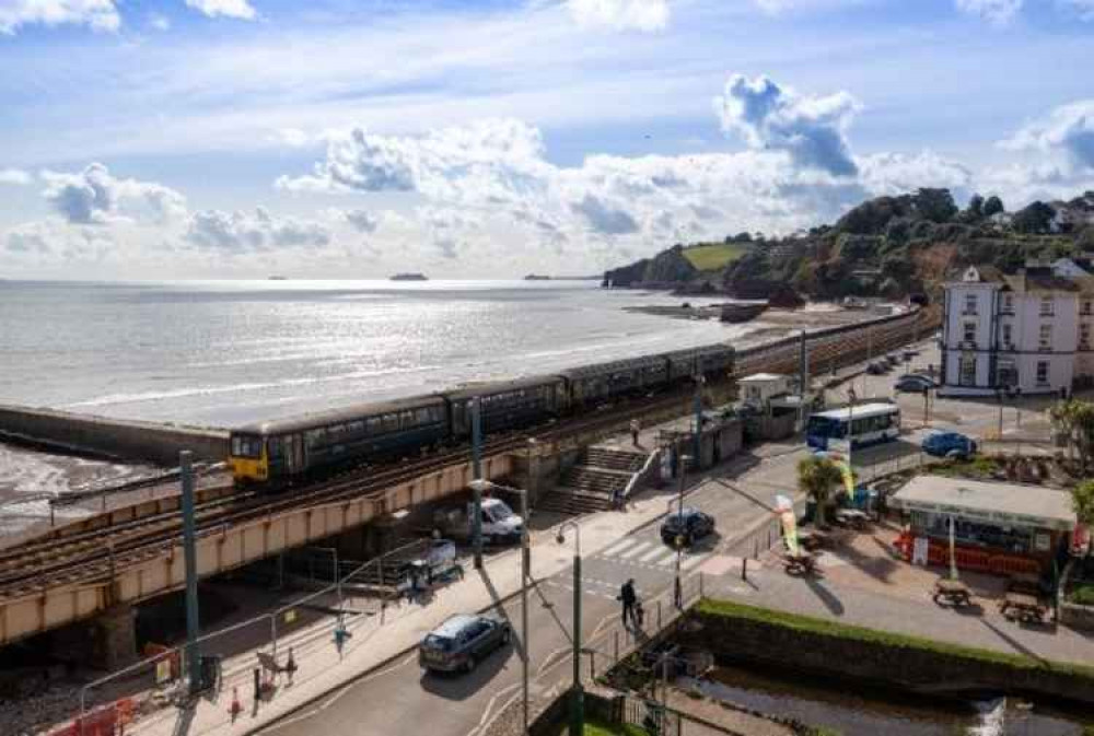 Help will be at hand for Dawlish during second Covid-19 lockdown. Picture: Dawlish Beach Cams