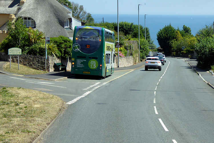 Bus Stop near Holcombe. Credit: cc-by-sa/2.0 - © David Dixon - geograph.org.uk/p/5875246