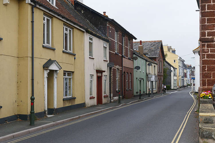 The Strand, Starcross cc-by-sa/2.0 - © Alan Hunt - geograph.org.uk/p/5099834