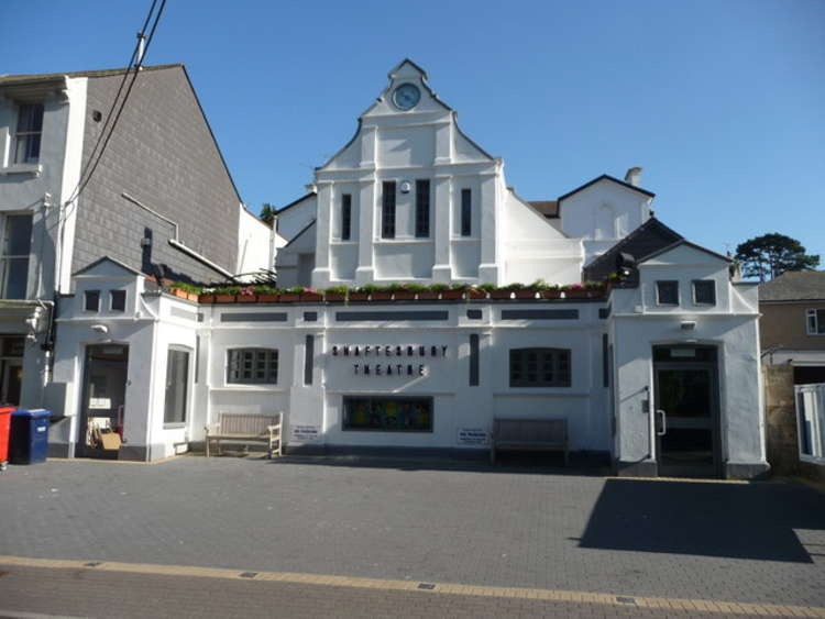 Dawlish : The Shaftesbury Theatre cc-by-sa/2.0 - © Lewis Clarke - geograph.org.uk/p/1930246