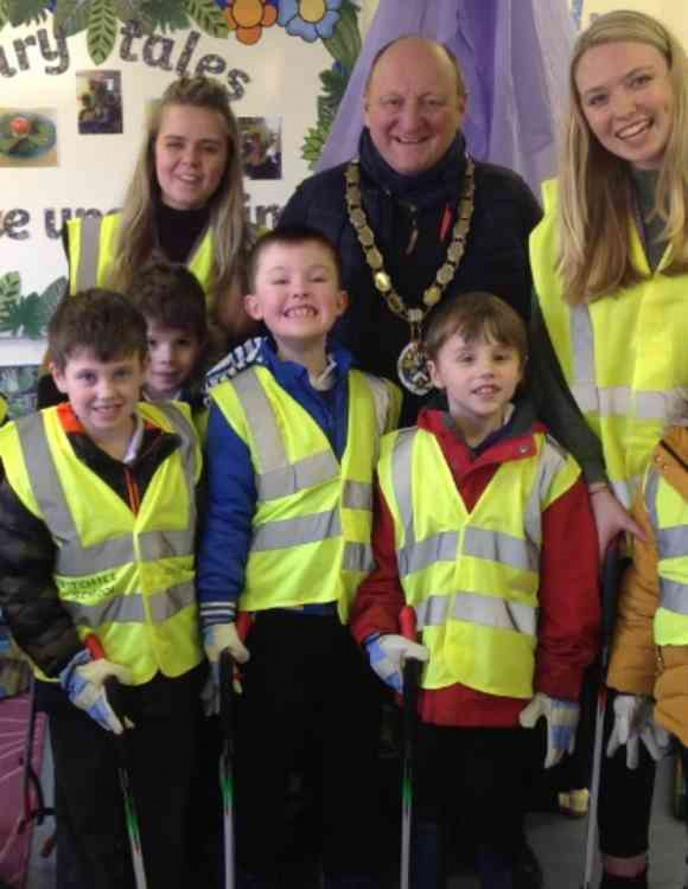 The Mayor with mini Litter Warriors at Critchill School