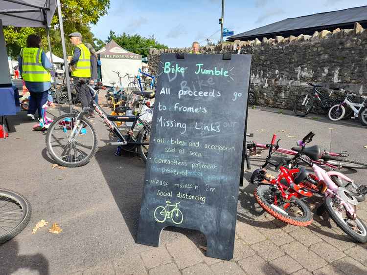 All proceeds from the sale went to Frome's Missing Links