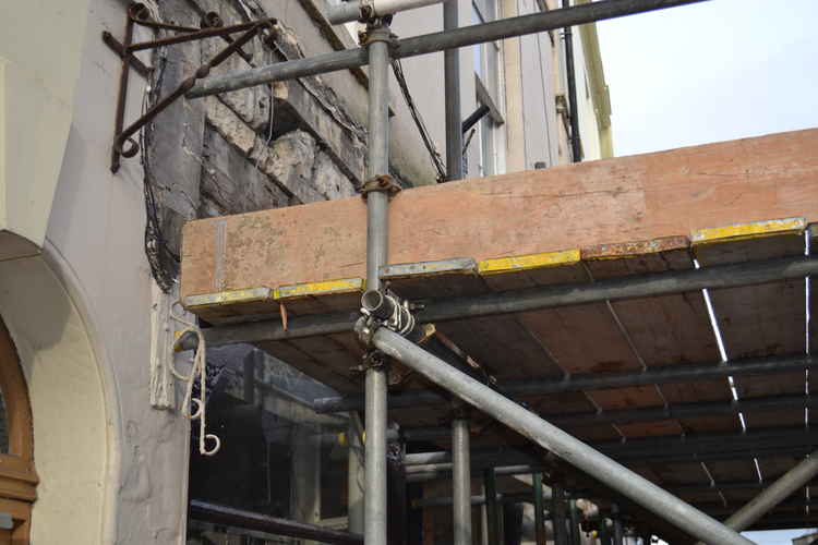 The beam at the front of the shop on Bath Street is causing concern