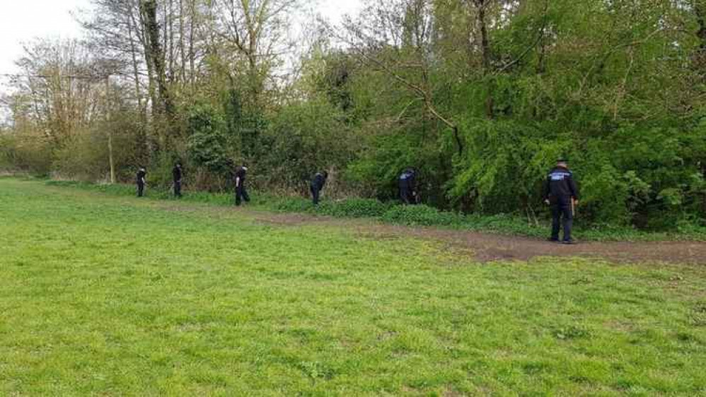 Frome neighbourhood police team sweep Rodden Meadow for knives