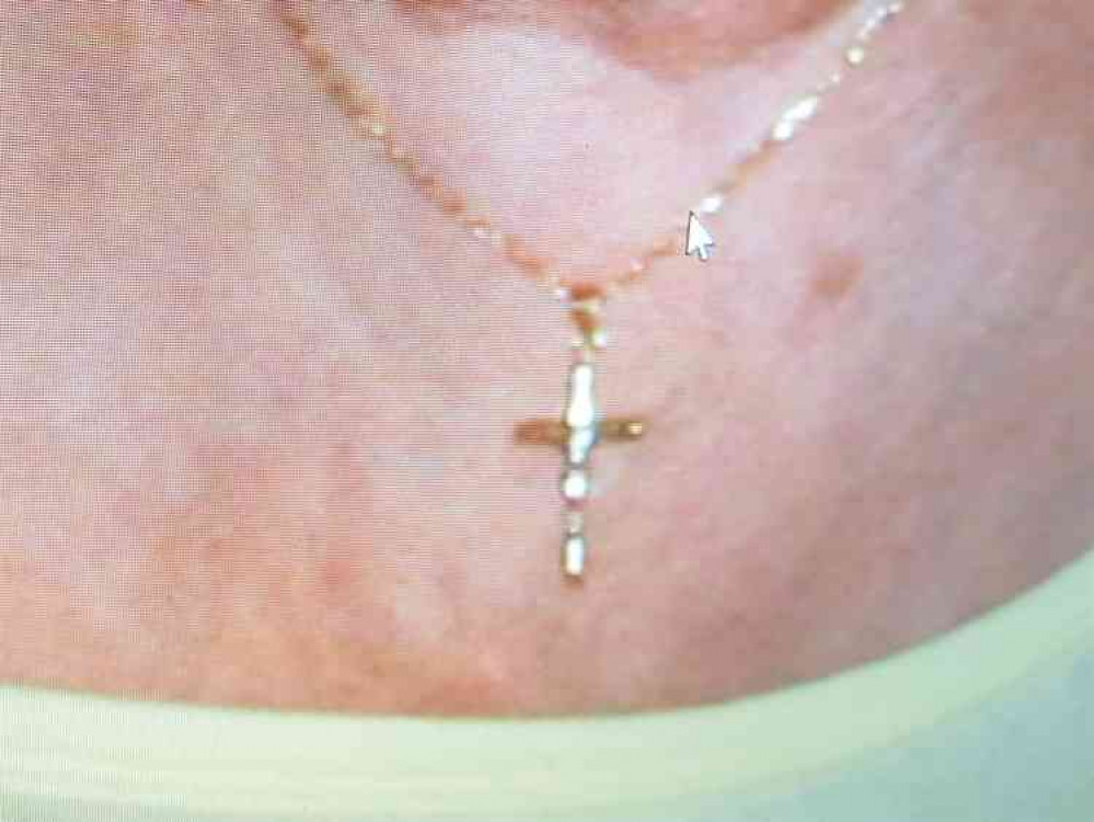 Victim's necklace that was stolen