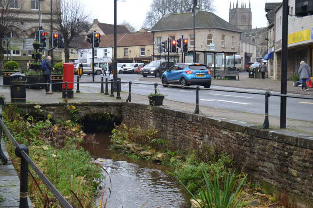 Midsomer Norton is not an island : But it does have an island, photo November 30