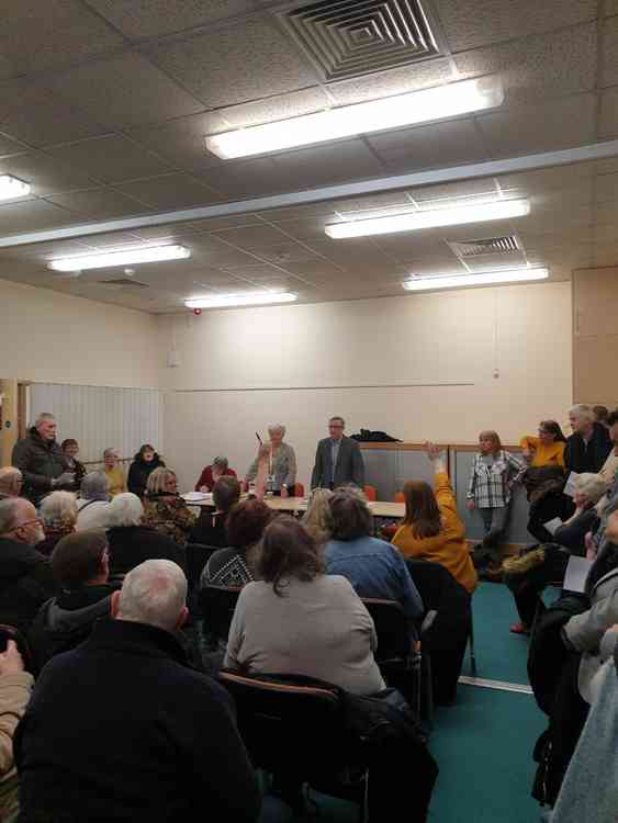 Cllr Barry Johnson addresses the meeting